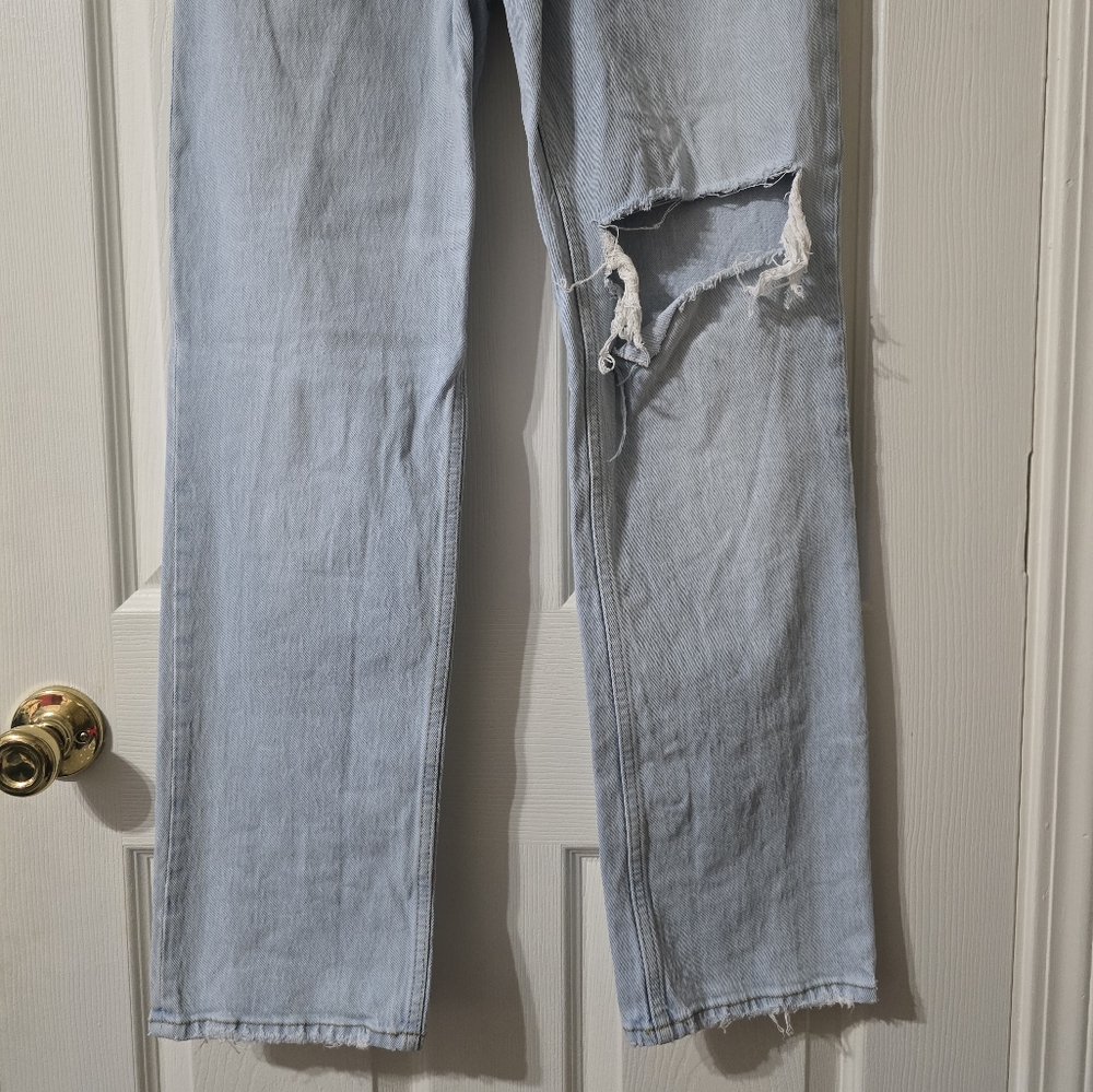Abercrombie & Fitch Ultra High Rise 90s Straight Jeans, Light Destructed Wash. - Picture 3 of 12